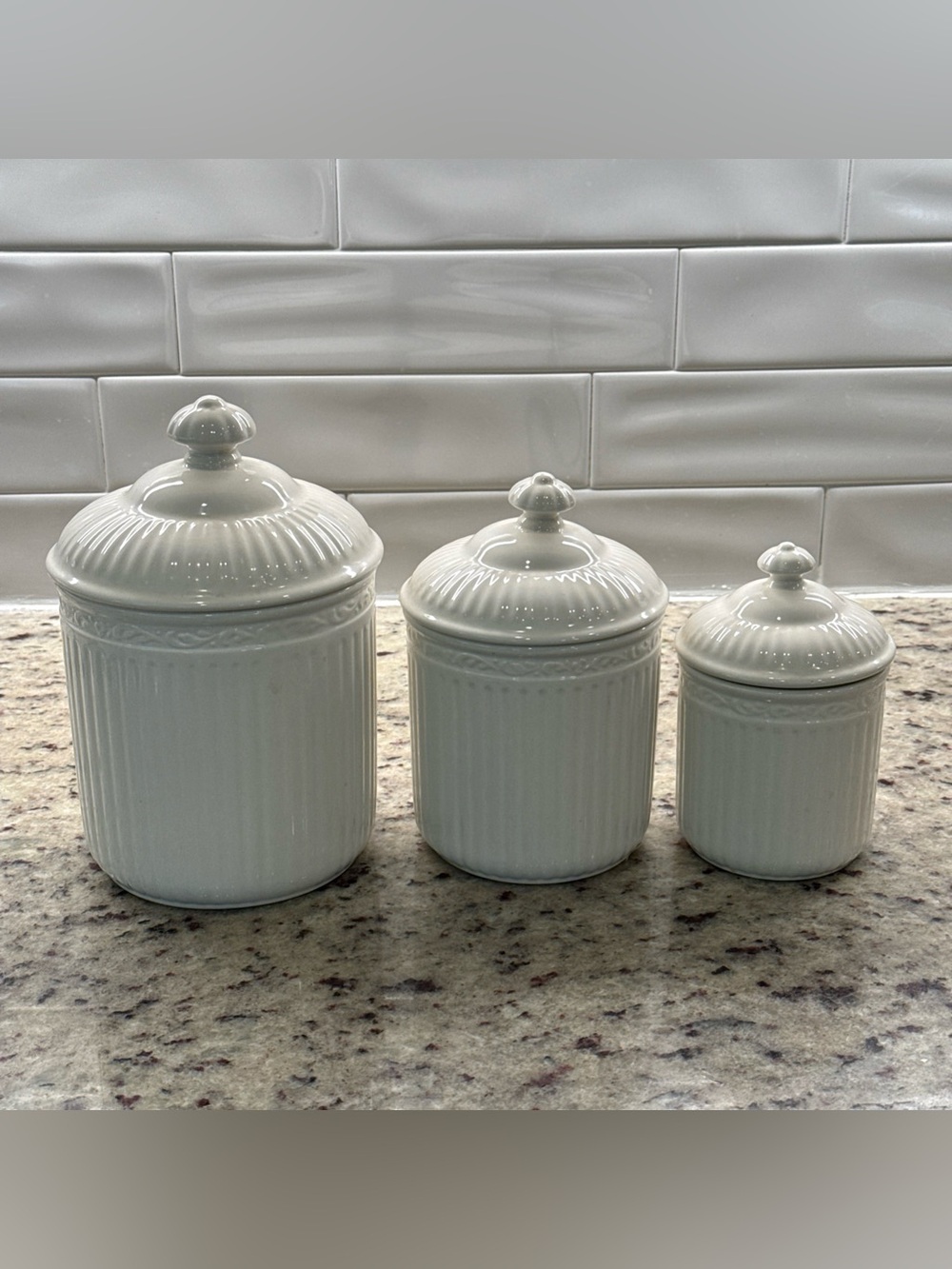 Mikasa Italian Countryside DD900 Set of 3 Canisters Ivory Ceramic